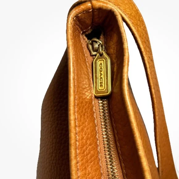 Authentic COACH Shoulder / Cross Body Bag in Pebbled Leather 4907 Brown Vntg. - Picture 12 of 15